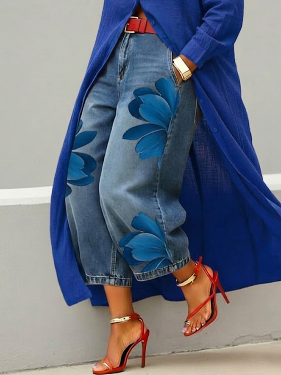 Completo sofisticato con camicia e jeans floreali