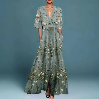 Valentina | Elegante abito lungo con scollo profondo